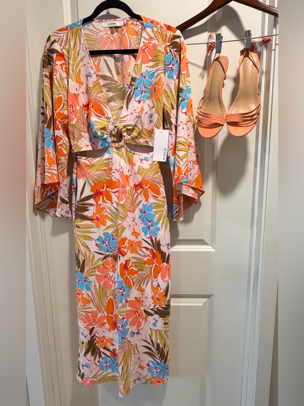 JustFab Women’s Retro Cut Out Dress Size L & Jesamine Heeled Sandals Size 8.5